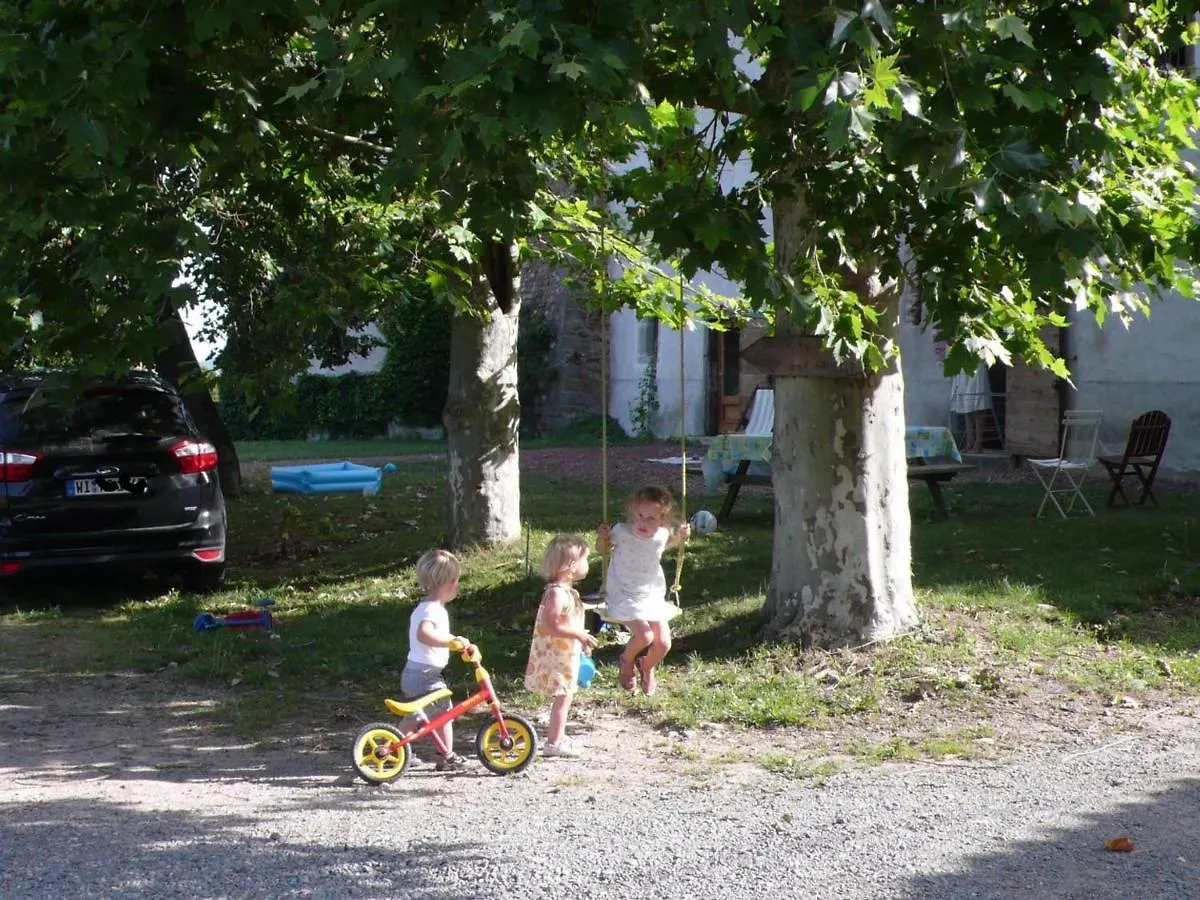 Gite Historique Avec Piscine, Wifi, Animaux Acceptes - Fr-1-496-26 Saint-Germain-Laval  0*, Saint-Germain-Laval (Loire) France
